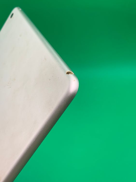 ���Хåƥ꡼���� iPad Air ��2���� Wi-Fi 64GB ����С� ��������100%