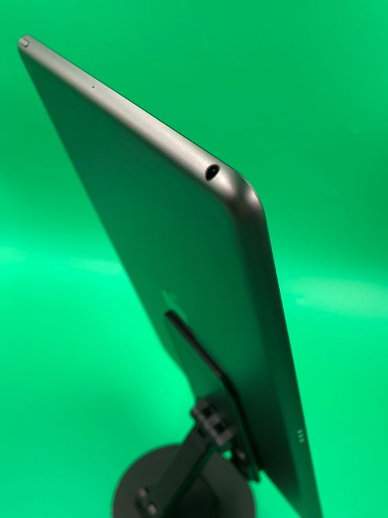 ������ iPad ��8���� Wi-Fi 32GB ���ڡ������졼 SIM�ե꡼