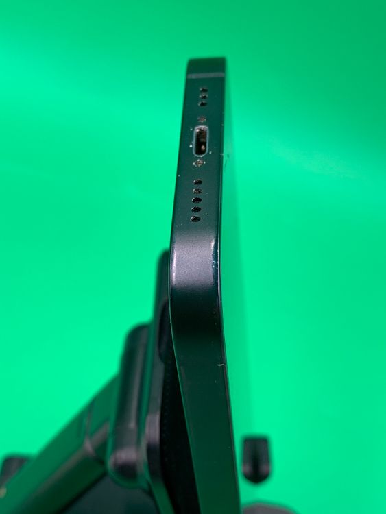 ���Хåƥ꡼���� iPhone 14 256GB �ߥåɥʥ��� Softbank ��