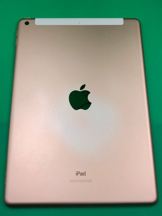 ���Хåƥ꡼���� iPad ��7���� Wi-Fi+Cellular 32GB ������� KDDI ��