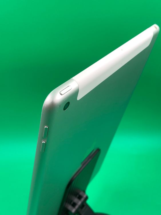 ����� iPad ��7���� Wi-Fi+Cellular 32GB ����С�  KDDI ��