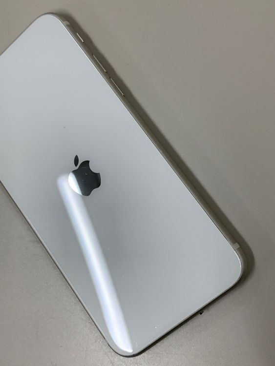 ����¡������� iPhone SE ��3���� 128GB �������饤��