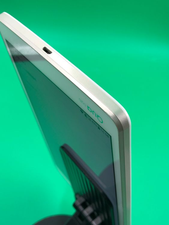����� Qua tab PX 16GB �ۥ磻�� SIM�ե꡼ au �� LGT31