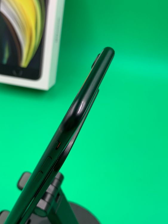 ������ iPhone SE ��2���� 64GB �֥�å� ��������100%  KDDI ��