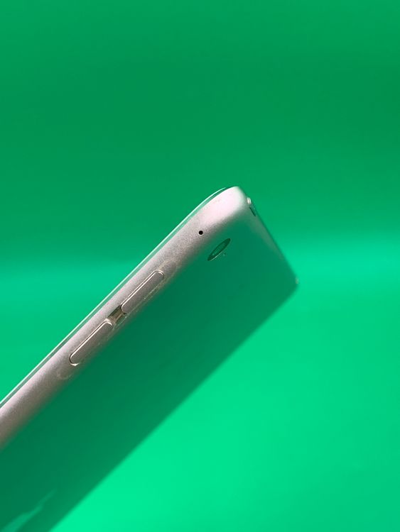 ���Хåƥ꡼���� iPad Air ��2���� Wi-Fi 64GB ����С� ��������100%