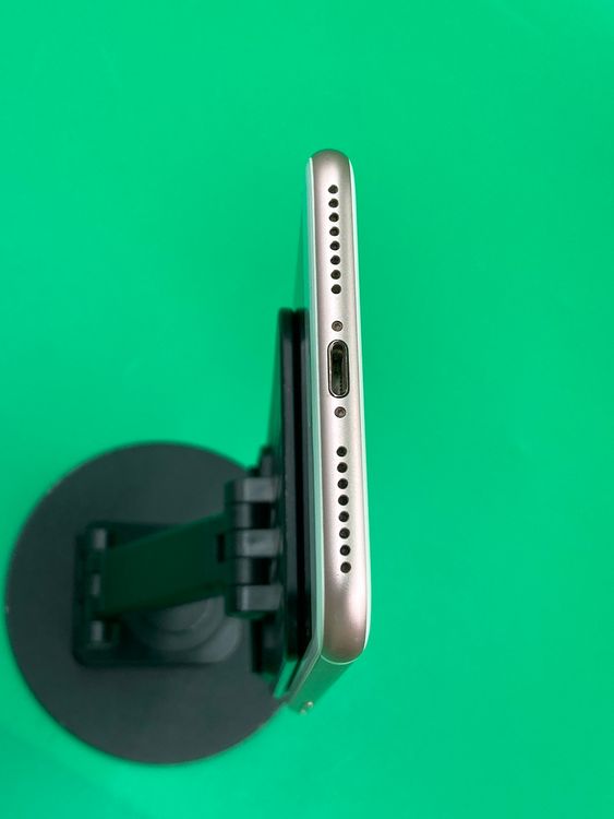 ���������� iPhone 7 Plus 256GB ������������� ��������100% KDDI ��