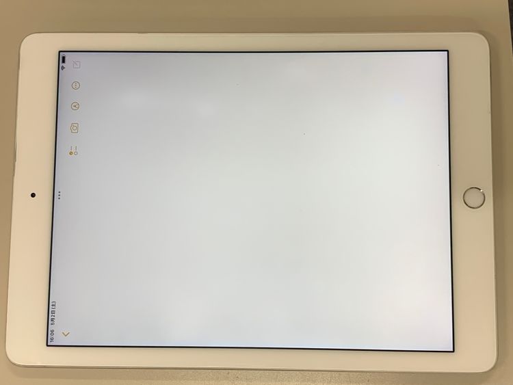 ���Хåƥ꡼���� iPad Air ��2���� Wi-Fi 64GB ����С� ��������100%