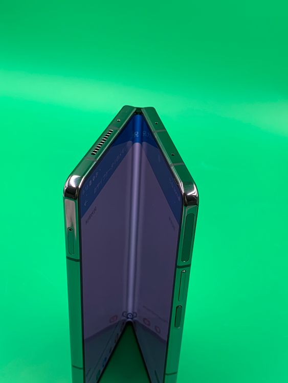 �������� Galaxy Z Fold4 256GB ���쥤���꡼�� SIM�ե꡼ KDDI ��