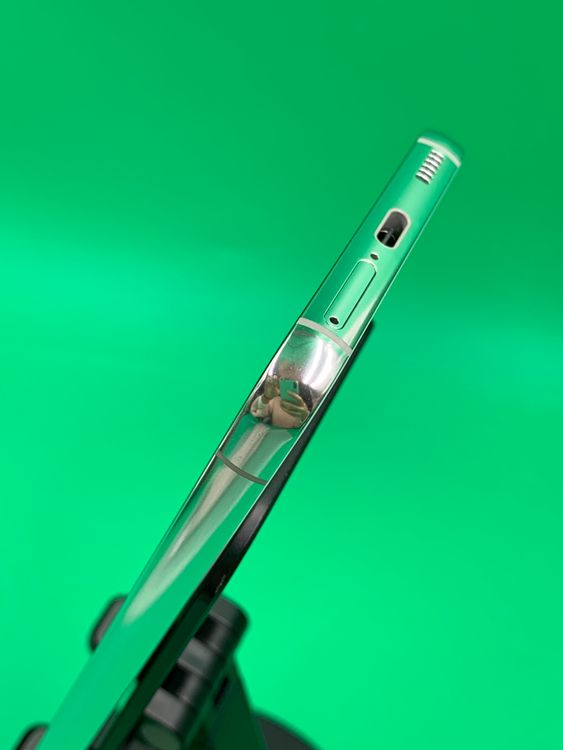 ���Хåƥ꡼���� Galaxy S22 256GB �ե���ȥ�ۥ磻�� KDDI ��