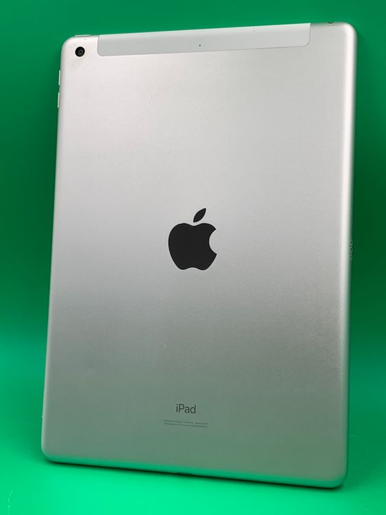 �����礤���� iPad ��8���� Wi-Fi+Cellular 32GB ����С� docomo ��