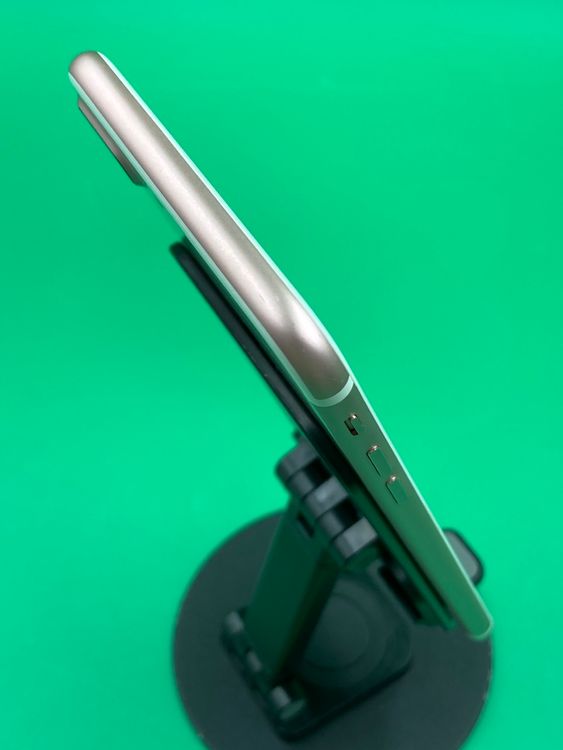 ���������� iPhone 7 Plus 256GB ������������� ��������100% KDDI ��