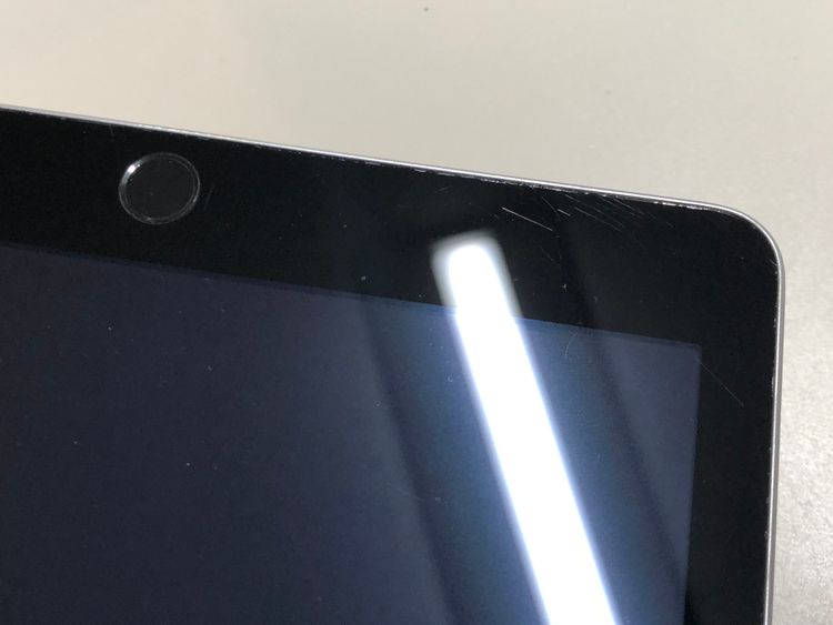 ���Хåƥ꡼���� iPad ��5���� Wi-Fi 32GB ���ڡ������졼