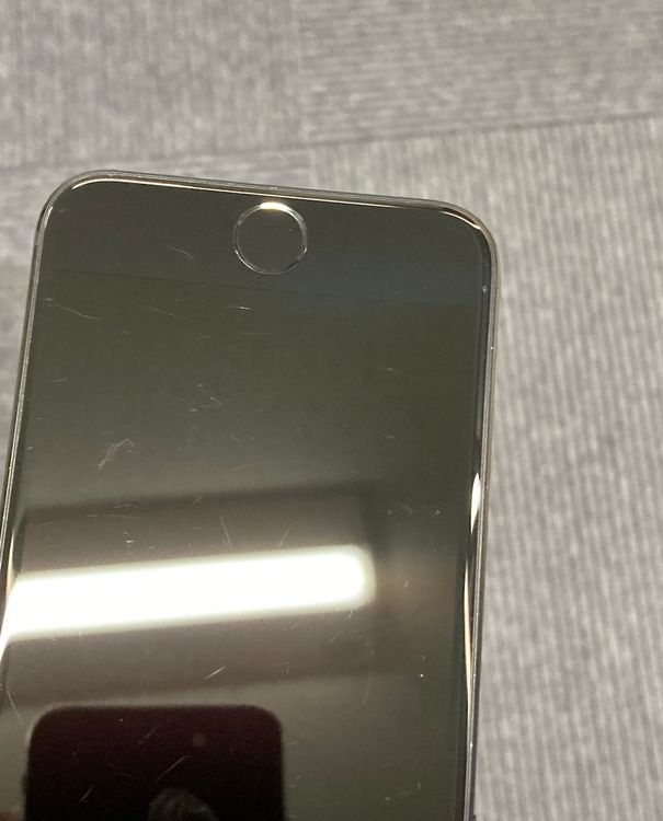 ★激安 iPhone SE 第3世代 64GB SIMフリー  格安SIM可 KDDI △