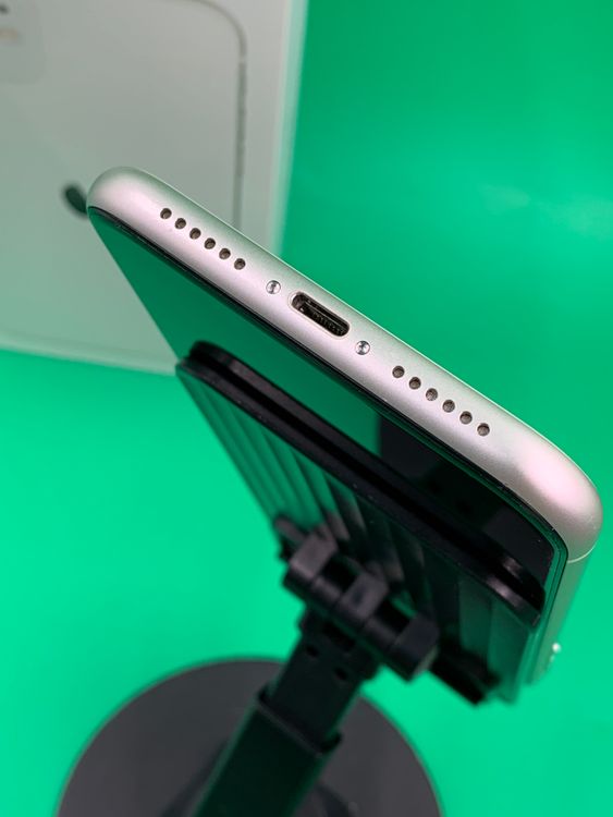 ������ iPhone 11 128GB �ۥ磻�� SIM�ե꡼ ��������100%