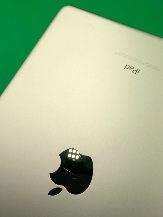 ����� iPad ��5���� Wi-Fi+Cellular 32GB ����С�  docomo ��