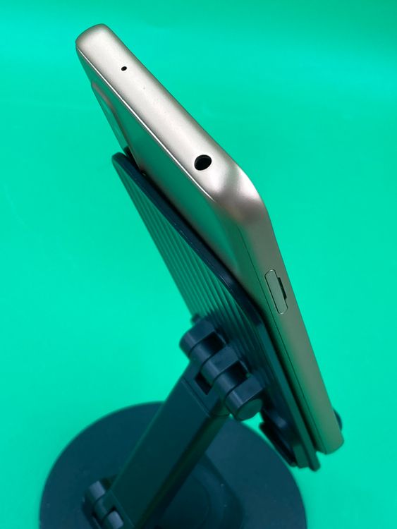 ����� arrows We 64GB ������� SIM�ե꡼ KDDI ��