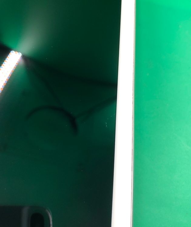 ����� iPad ��7���� Wi-Fi+Cellular 32GB ����С�  KDDI ��