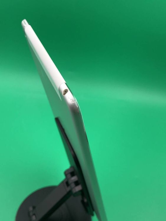 ���Хåƥ꡼���� iPad mini ��4���� Wi-Fi+Cellular 16GB  H2