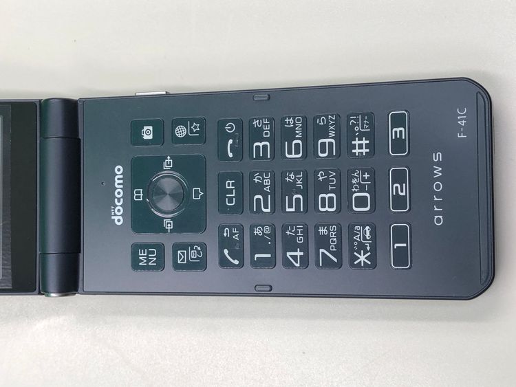 �������� arrows �������� �١����å� 8GB �ͥ��ӡ� docomo ��