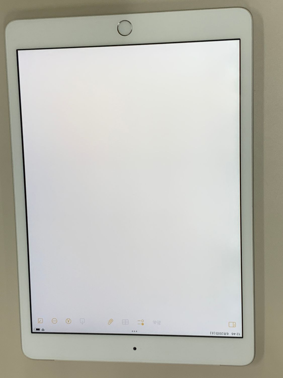 ムスビー｜☆美品 iPad 第8世代 Wi-Fi+Cellular 32GB シルバー H2