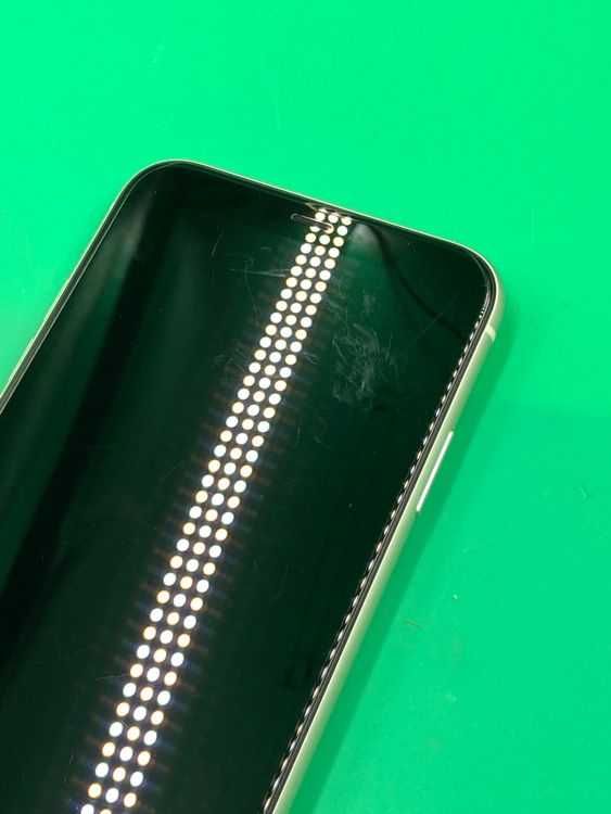 ������󥯡������ƥ��١��������å� iPhone 11 64GB KDDI �� H2