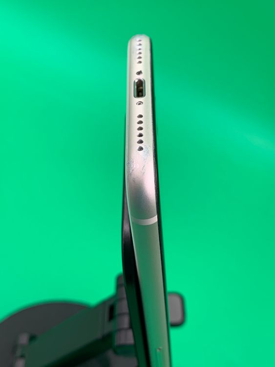 ����¡������� iPhone SE ��3���� 128GB �������饤��