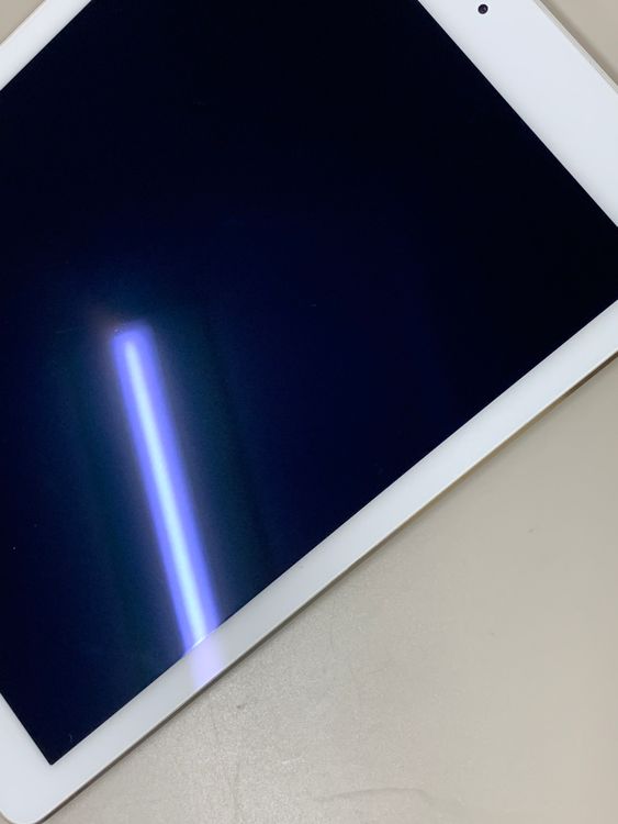 ������ iPad Air ��2���� Wi-Fi+Cellular 16GB ������� KDDI ��