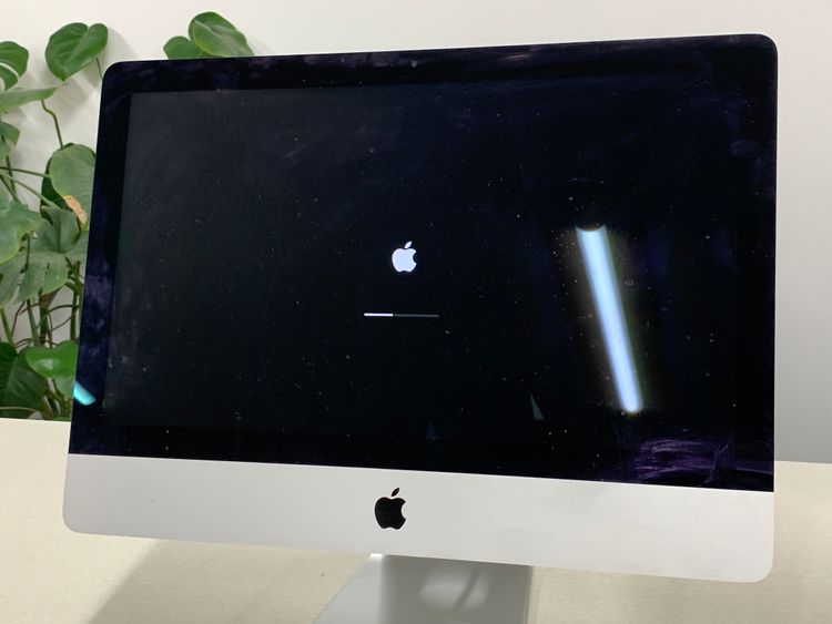 ����� iMac 21.5����� 2015 Core i5 8GB HDD 1TB  ����С�