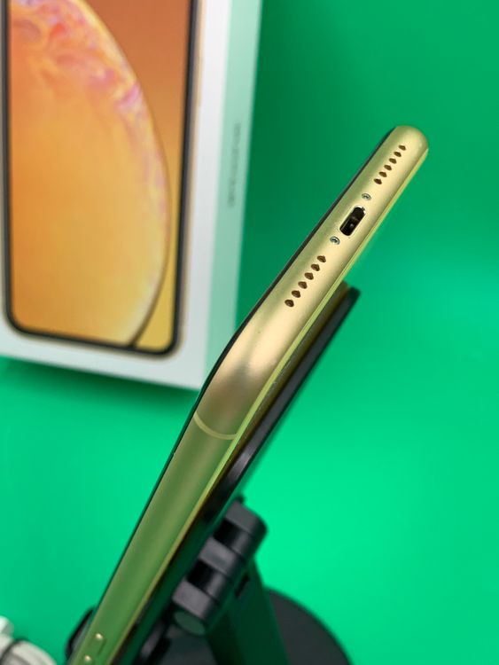 ����� iPhone XR 64GB �������� SIM�ե꡼ �ʰ�SIM�� docomo ��