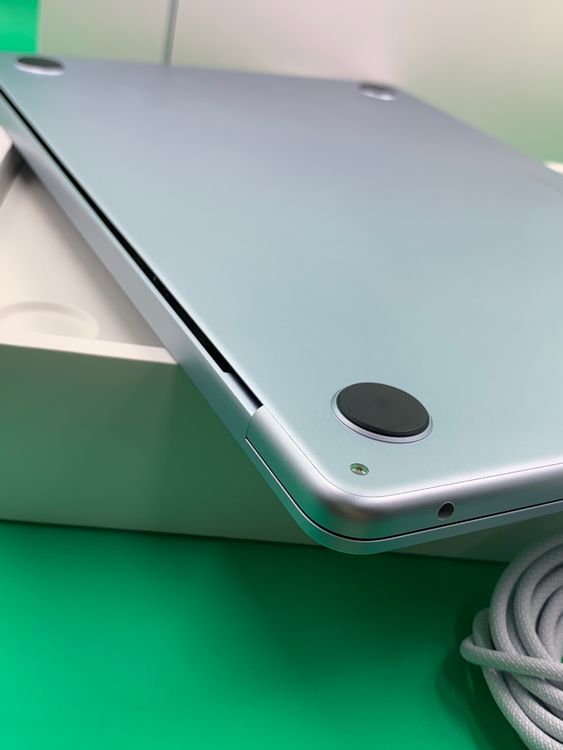 �������� MacBook Air 13����� M416GB 256GB ��������100% H2