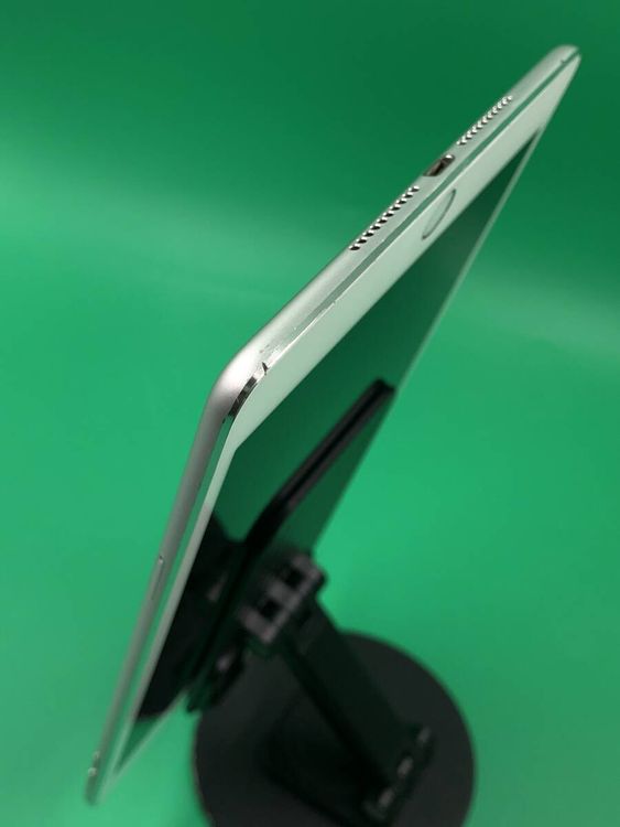 ���Хåƥ꡼���� iPad mini ��4���� Wi-Fi+Cellular 16GB  H2