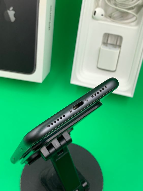 ���������� iPhone 11 64GB �֥�å� SIM�ե꡼ docomo ��