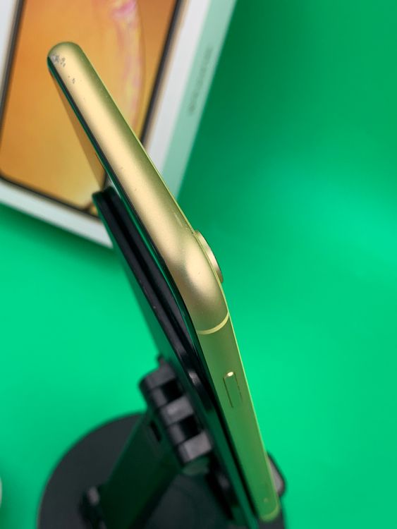 ����� iPhone XR 64GB �������� SIM�ե꡼ �ʰ�SIM�� docomo ��