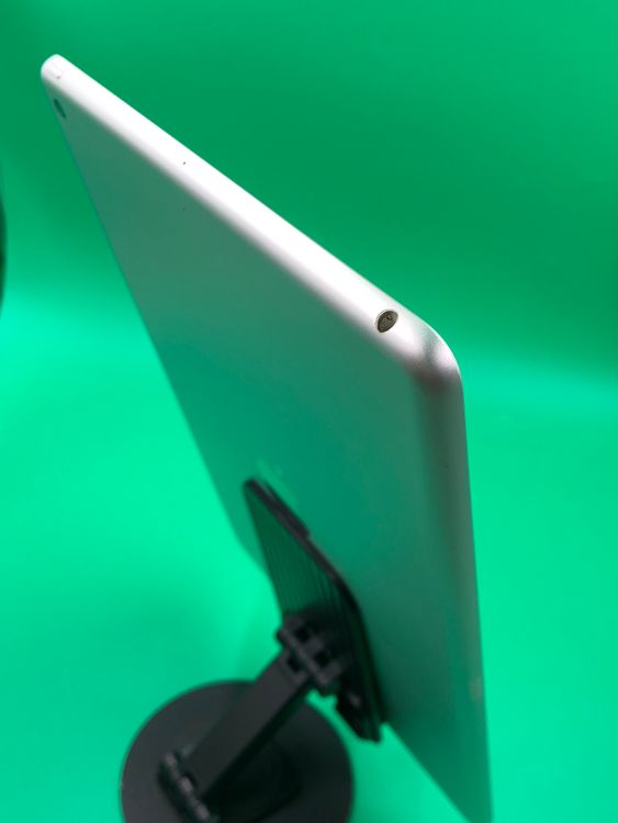 �������� iPad ��8���� Wi-Fi 32GB ����С� MYLA2 J/A