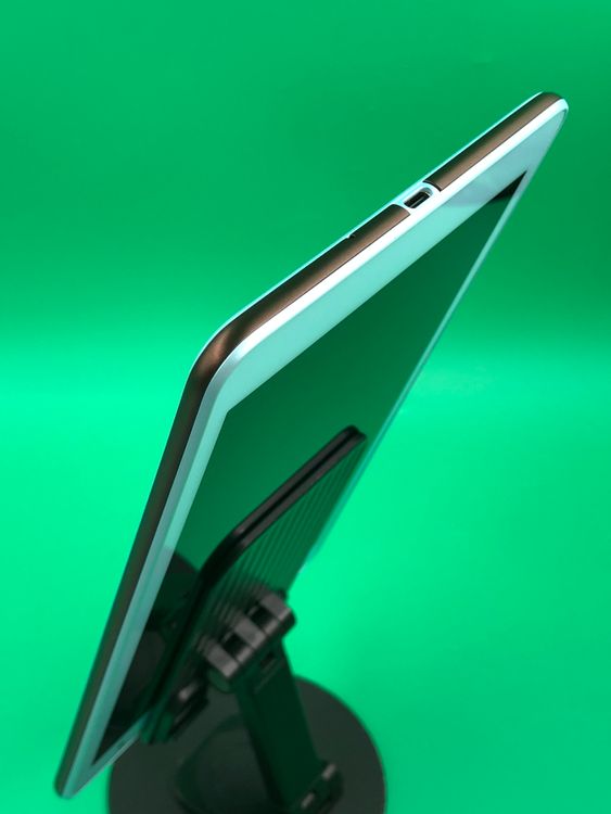 ������ Qua tab QZ8 32GB �֥롼 SIM�ե꡼ au �� KYT32