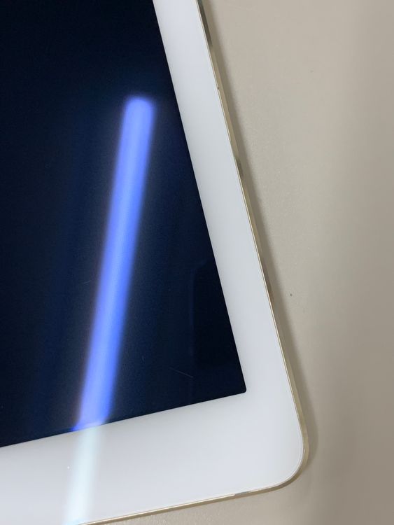 ������ iPad Air ��2���� Wi-Fi+Cellular 128GB ��������95% au��