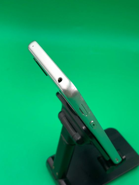 ����� BASIO active 64GB SIM�ե꡼ ���������ɹ�  KDDI ��