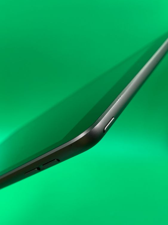 ���������� iPad ��7���� Wi-Fi 32GB ���ڡ������쥤 SIM�ե꡼ ��������100%