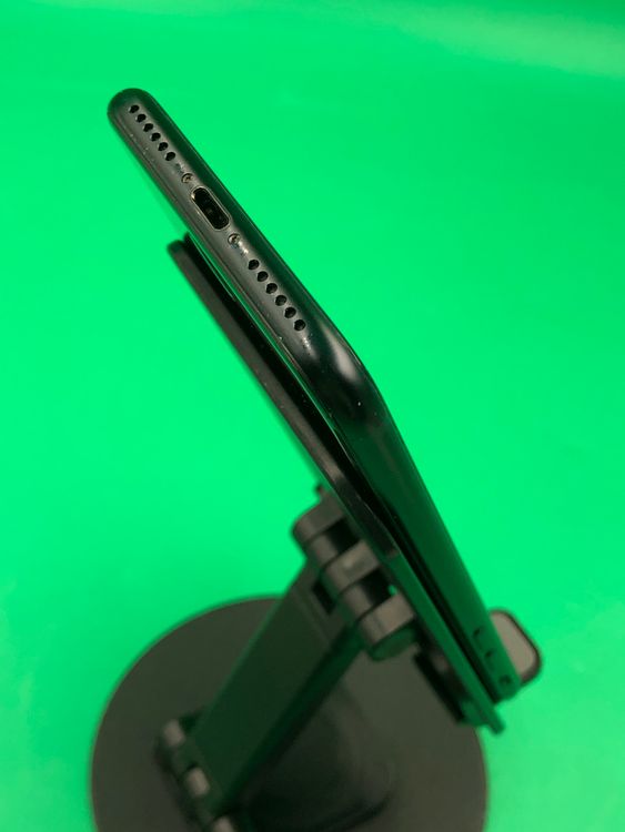 ����� iPhone SE ��3���� 128GB �ߥåɥʥ��� KDDI ��