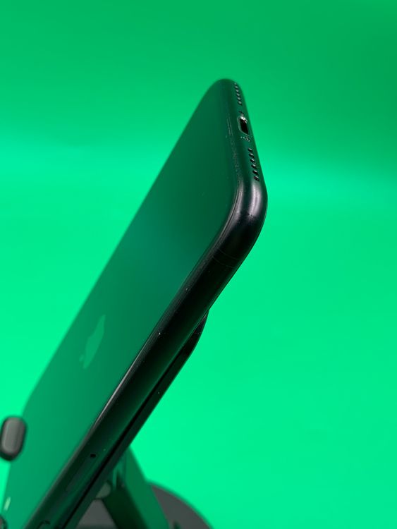 ���Хåƥ꡼���� iPhone SE ��2���� 64GB SIM�ե꡼ ��������100%