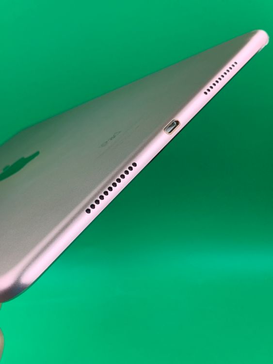 ����� iPad Pro 9.7����� Wi-Fi+Cellular 32GB KDDI ��