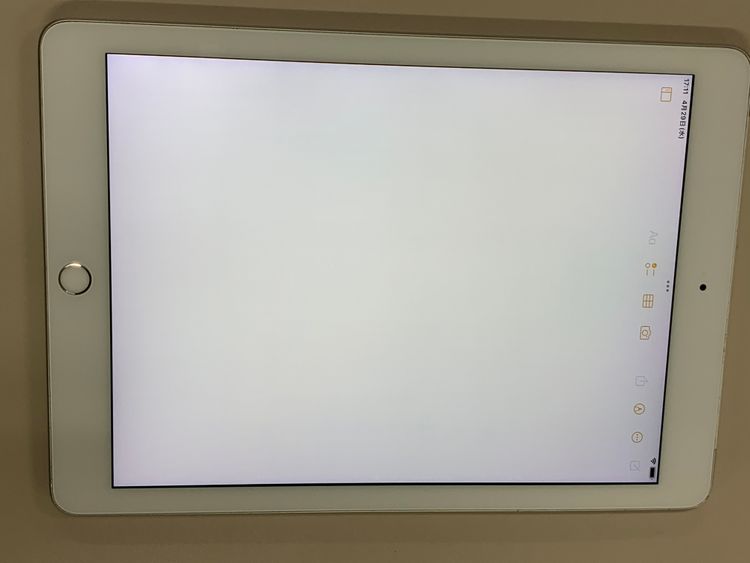 ���վ��ѥͥ뿷�� iPad ��6���� Wi-Fi+Cellular 32GB SIM�ե꡼