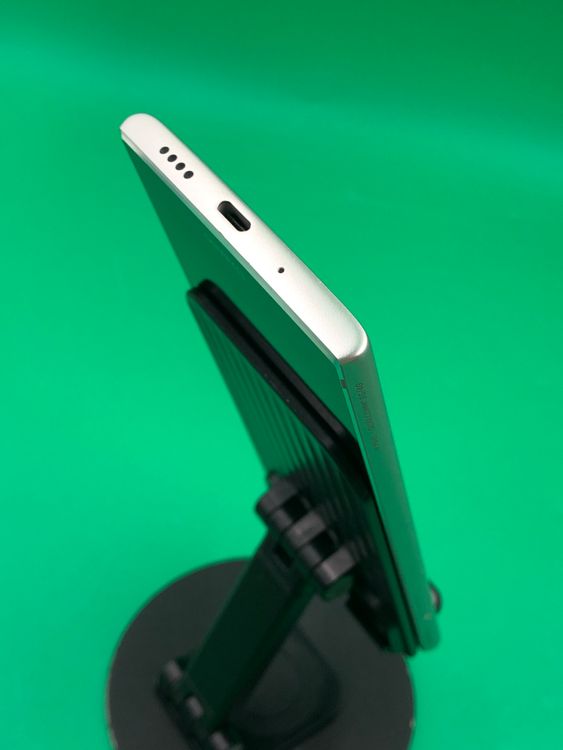 ���������� URBANO V04 64GB SIM�ե꡼ ���������ɹ�  au �� H2