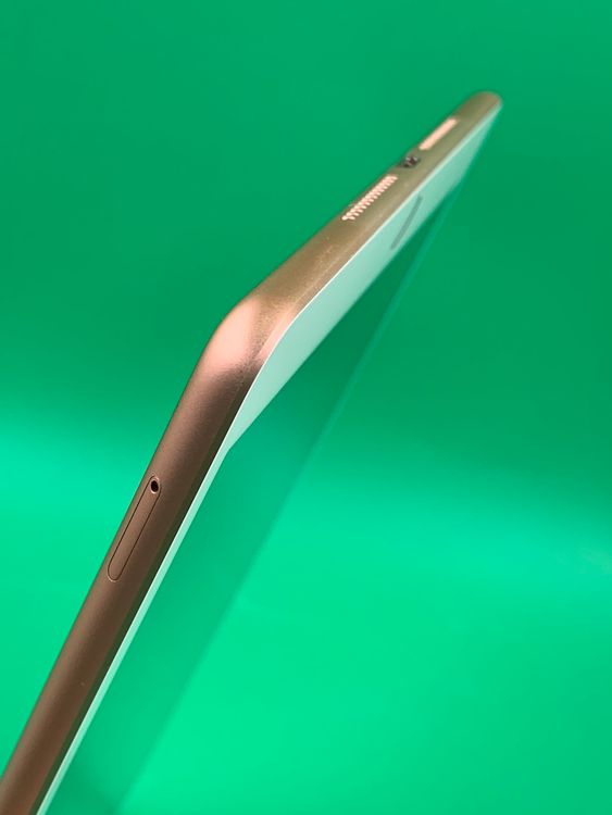 ������ iPad ��7���� Wi-Fi+Cellular 32GB ������� docomo ��