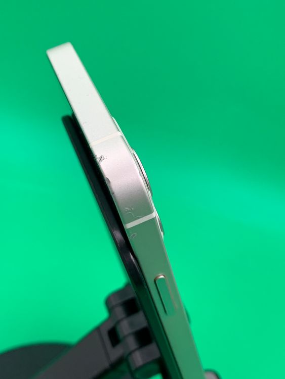 ���Хåƥ꡼���� iPhone 12 mini 64GB �ۥ磻�� KDDI ��