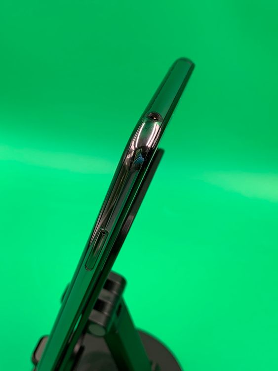 ������ AQUOS R 64GB �ޡ�����꡼�֥�å� SIM�ե꡼ KDDI ��