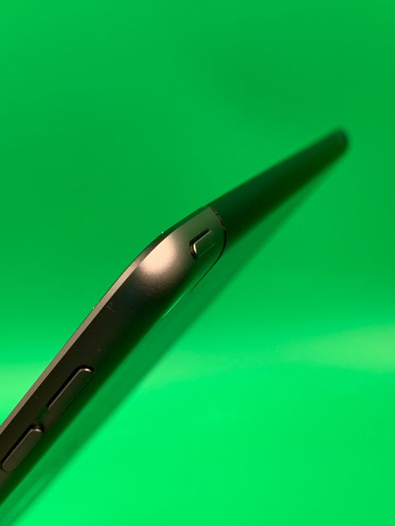 ������ iPad ��7���� Wi-Fi+Cellular 32GB ���ڡ������졼 KDDI ��