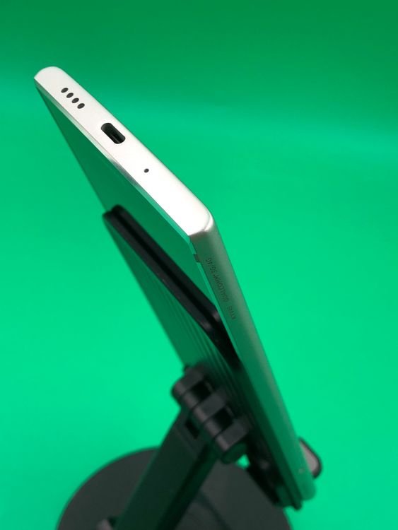 ������ URBANO V04 64GB SIM�ե꡼ ���������ɹ� �ʰ�SIM�� au ��