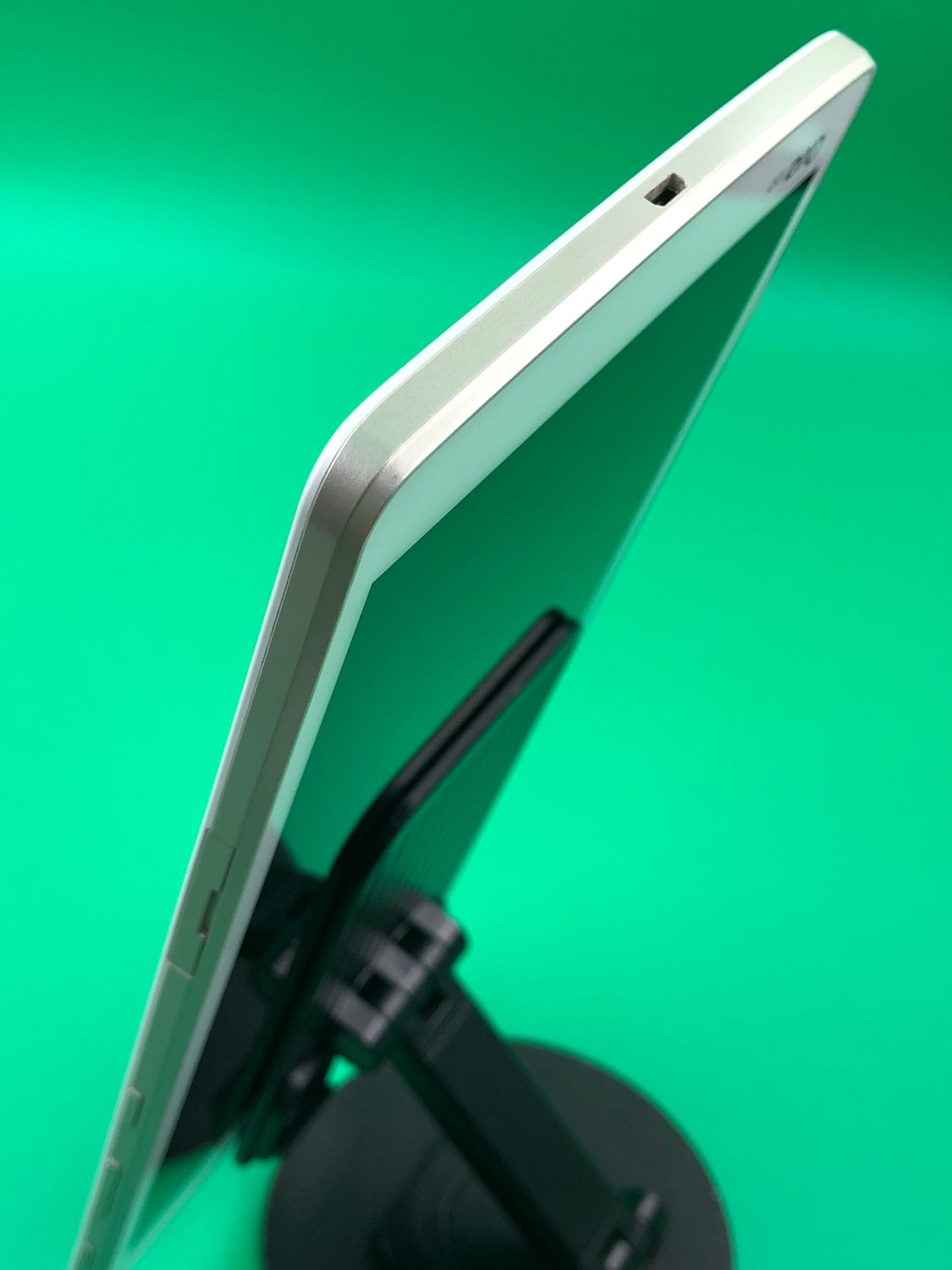ムスビー｜☆ちょい美品 Qua tab PX 16GB ホワイト SIMフリー au