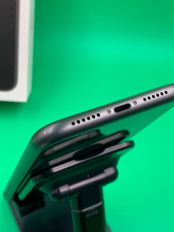 ������ iPhone 11 128GB �֥�å� SIM�ե꡼ ��������100%